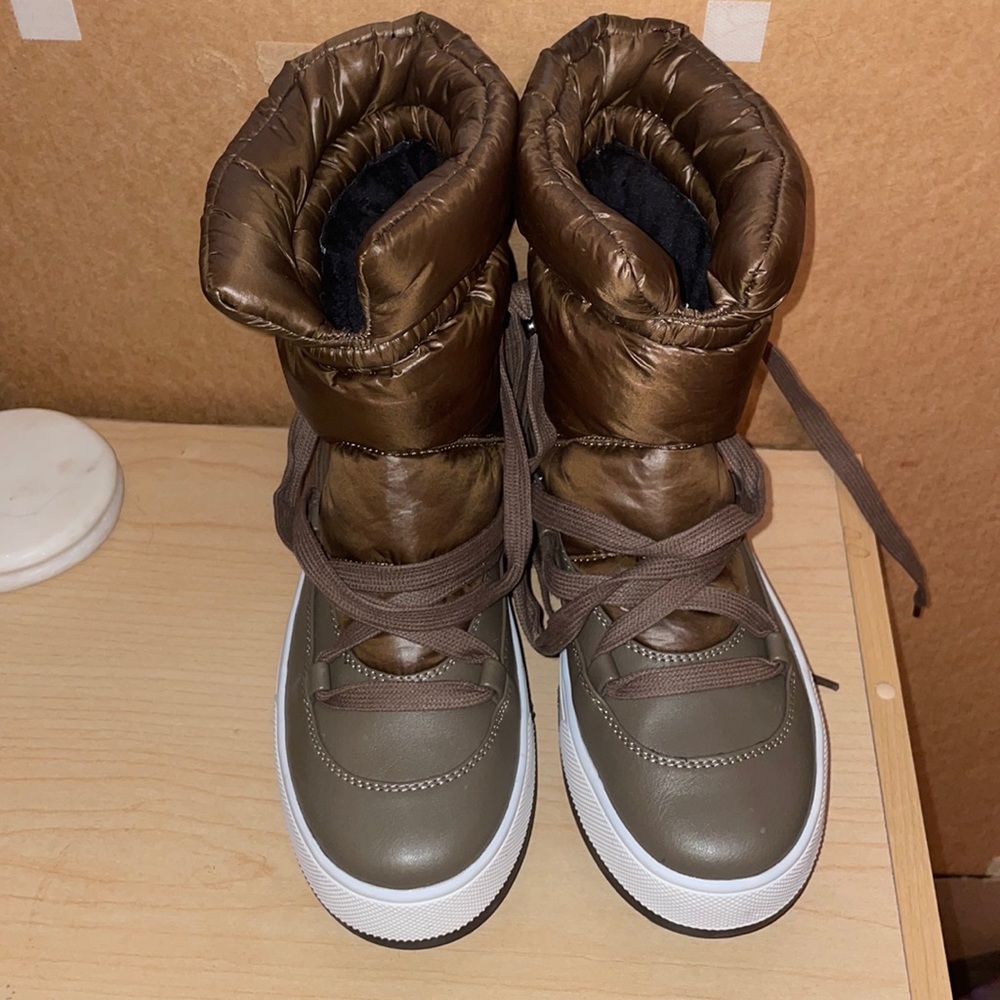 Noize Emma boots! Size 7